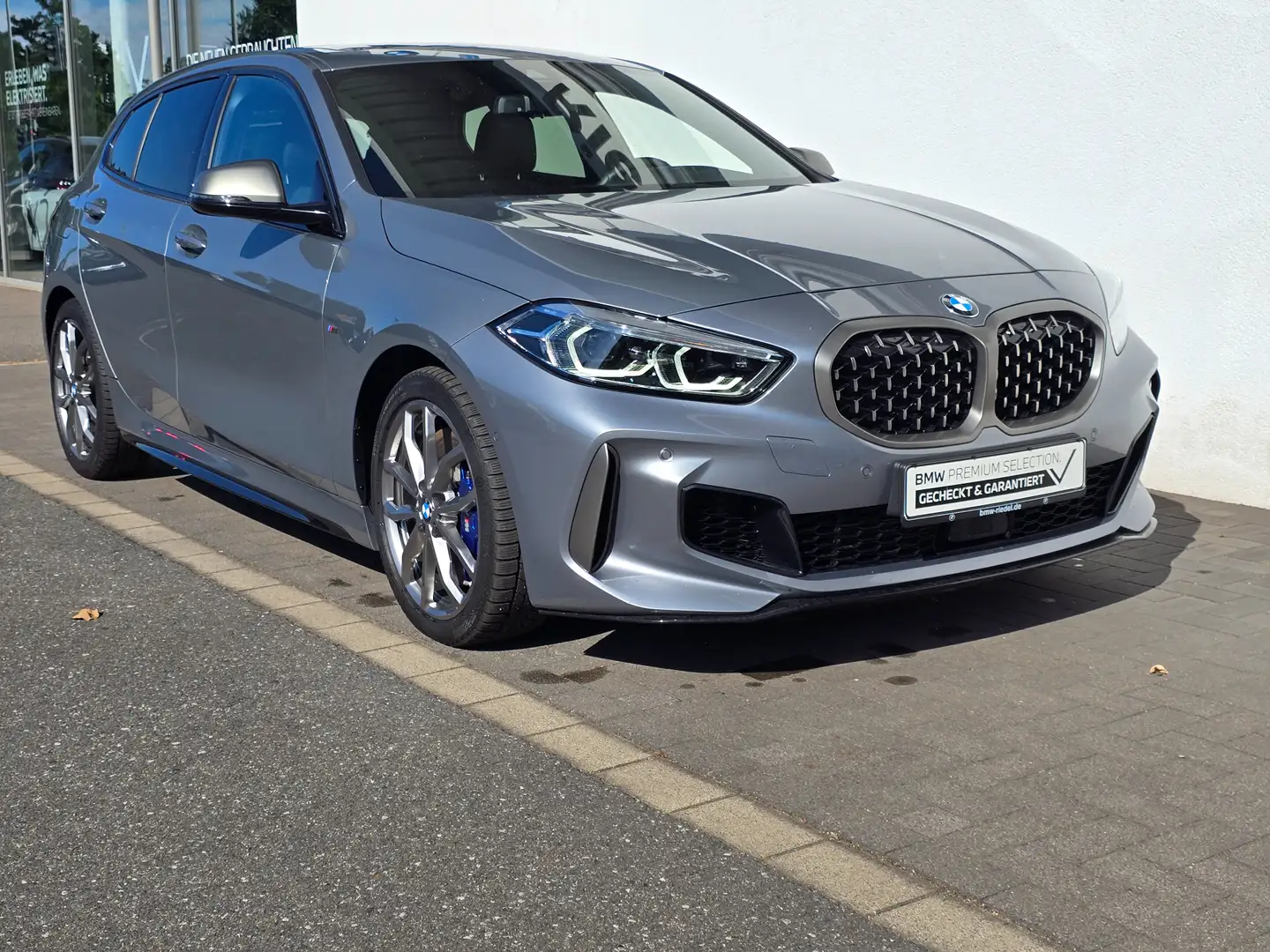 BMW 135 M135i xDrive Sport Aut. Pano*Head-Up*h/k*ACC*PDC Gris - 1