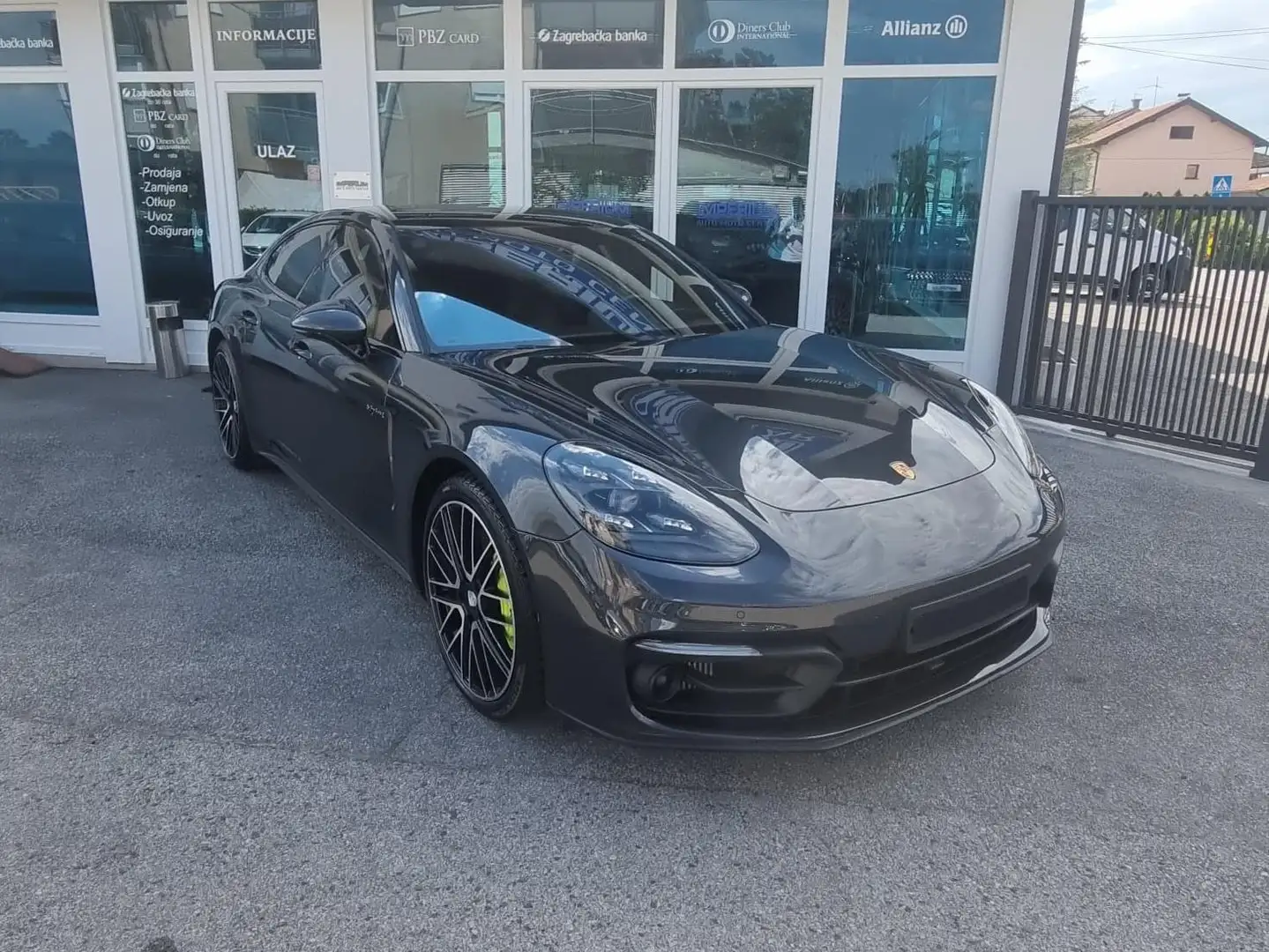 Porsche Panamera 4 E-Hybrid Grau - 2