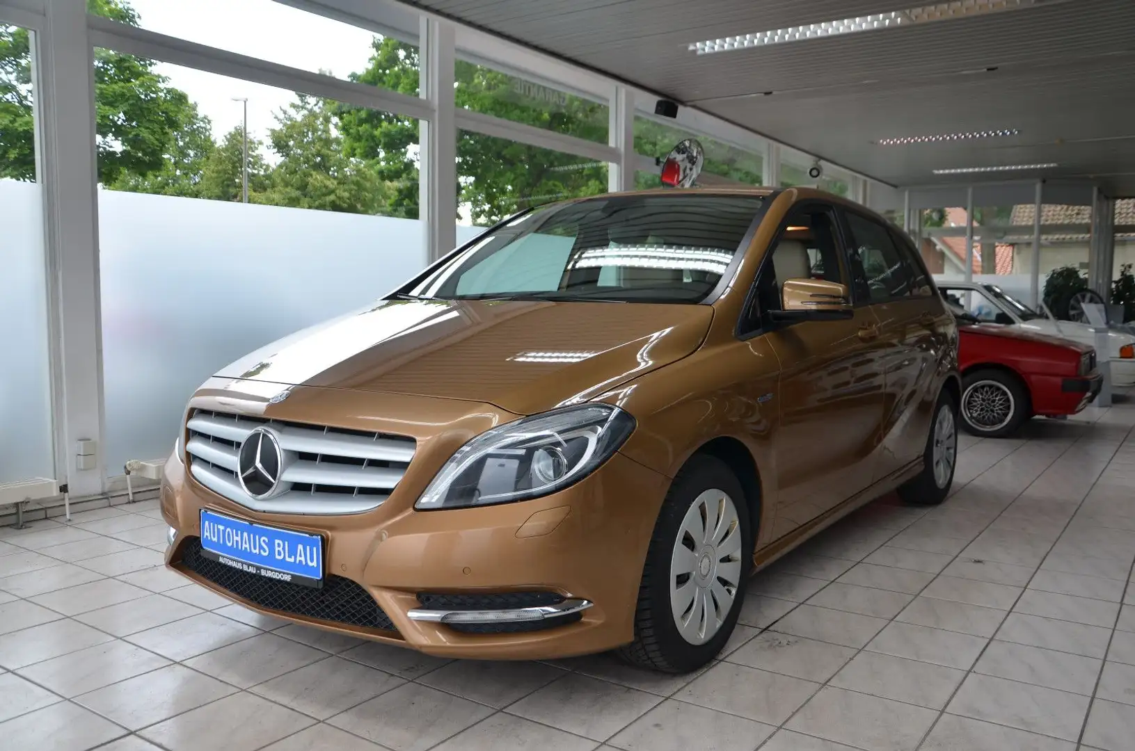 Mercedes-Benz B 200 *AUTOMATIK*LEDER*AHK*NAVI*117TKM! Brun - 1