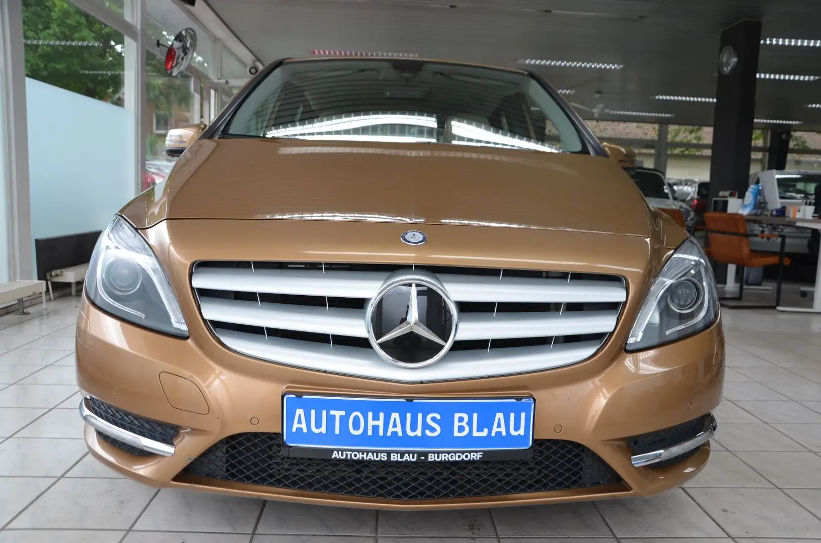 Mercedes-Benz B 200 *AUTOMATIK*LEDER*AHK*NAVI*117TKM! Brun - 2