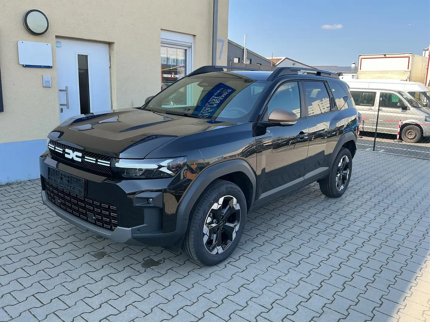 Dacia Bigster Extreme Elektr. Heckkl. PDC v+h Sitzheizung v. ... Schwarz - 1