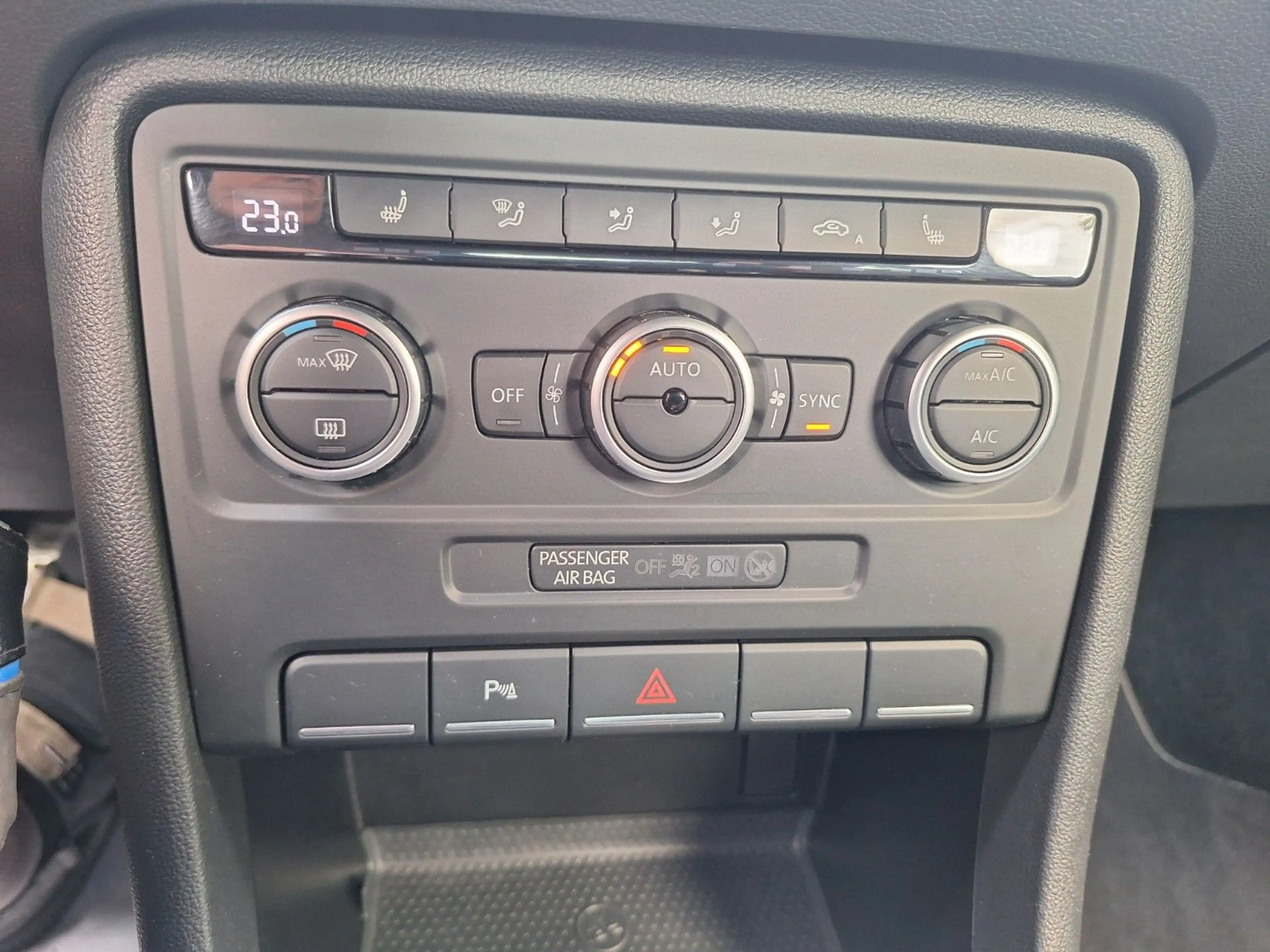 Volkswagen Beetle Lim. Exclusive Sport — photo 14