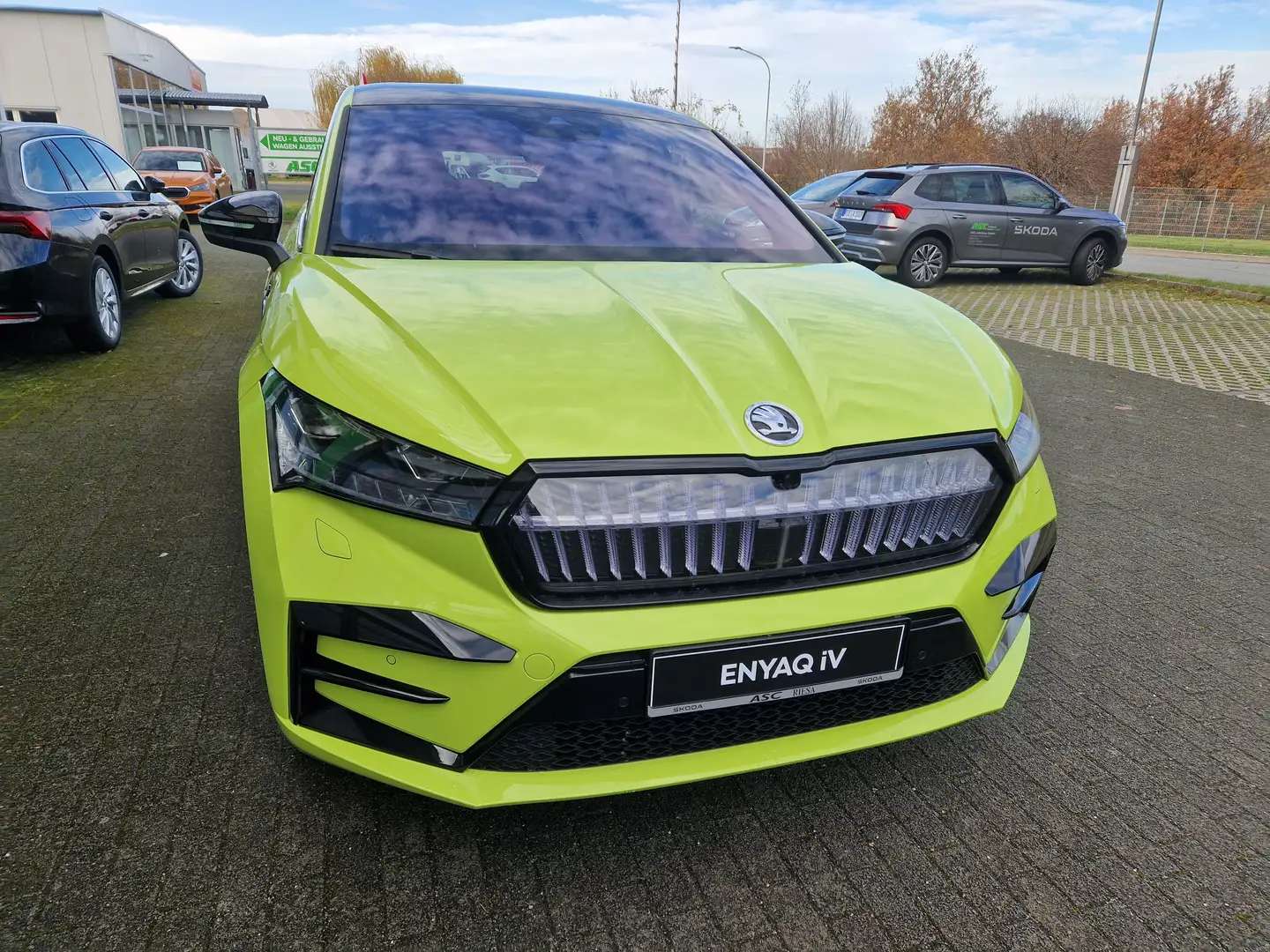Skoda Enyaq RS Lounge/Coupe/AHK/Maxx/Transport/Wärmepume Grün - 2