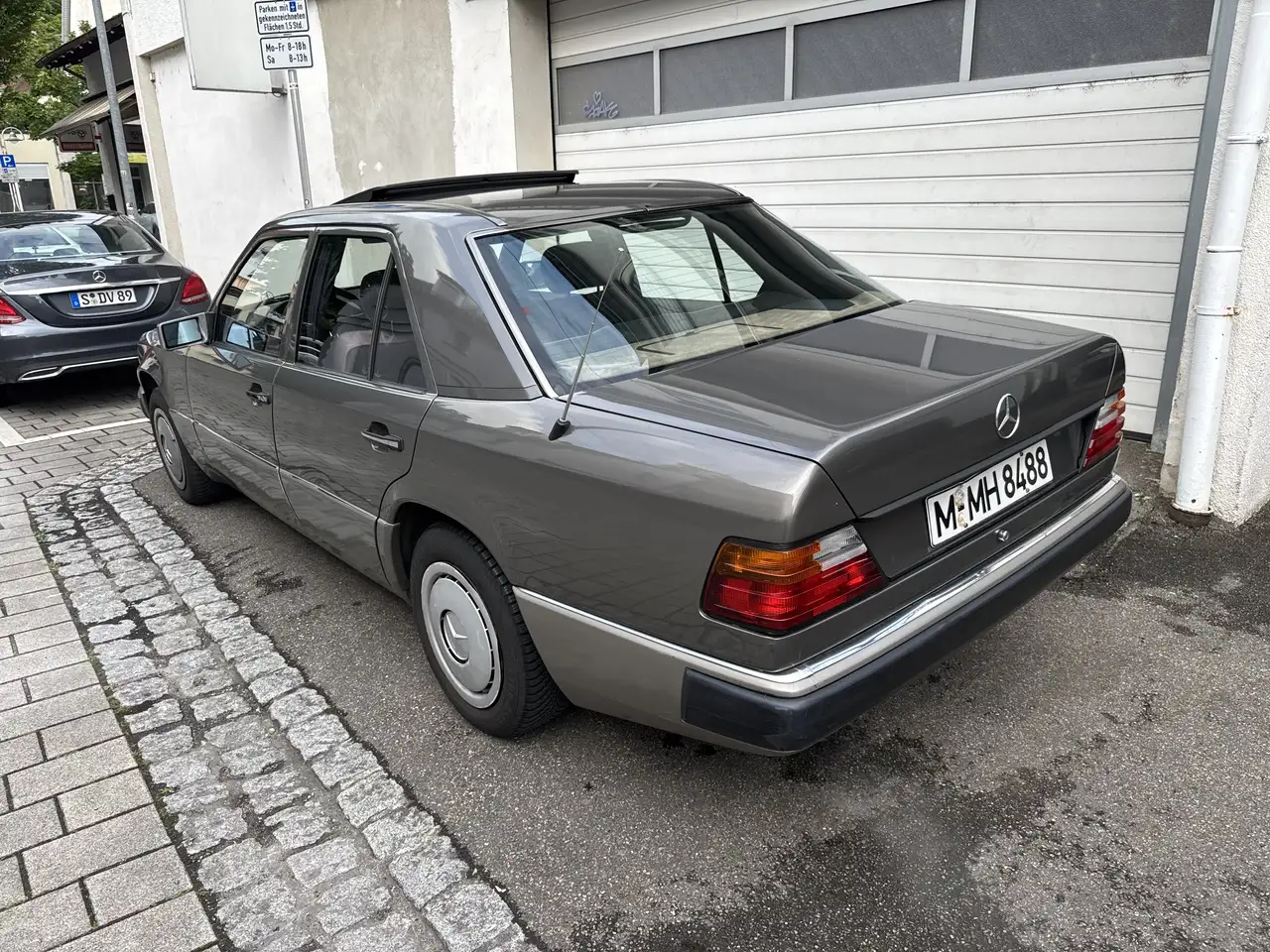 Mercedes-Benz E 200 W124 Oldtimer, foto 2