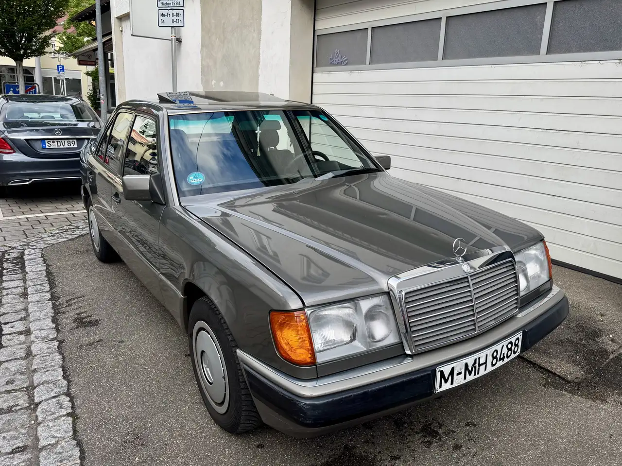 Mercedes-Benz E 200 W124 Oldtimer, foto 5