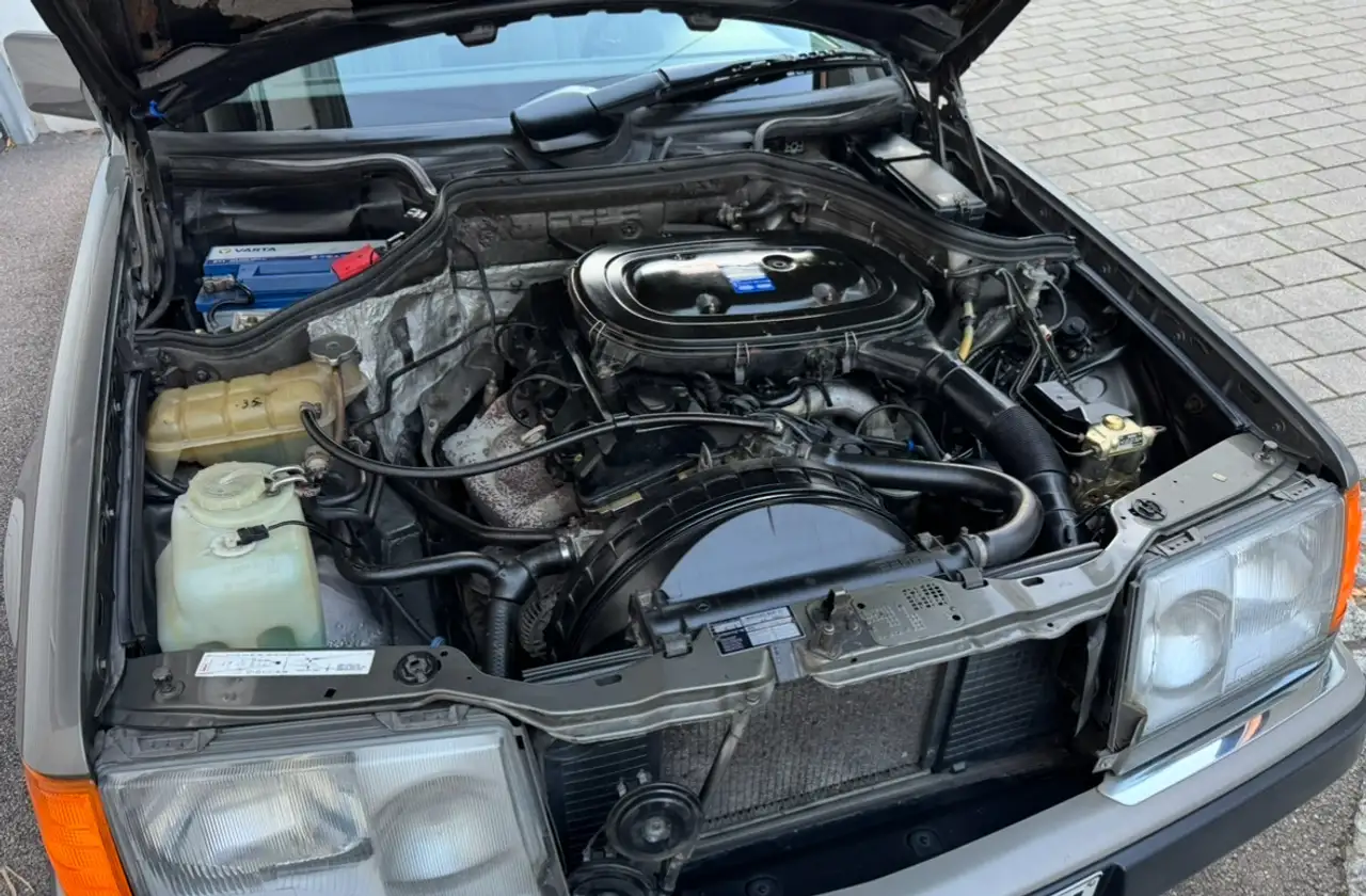 Mercedes-Benz E 200 W124 Oldtimer, foto 11