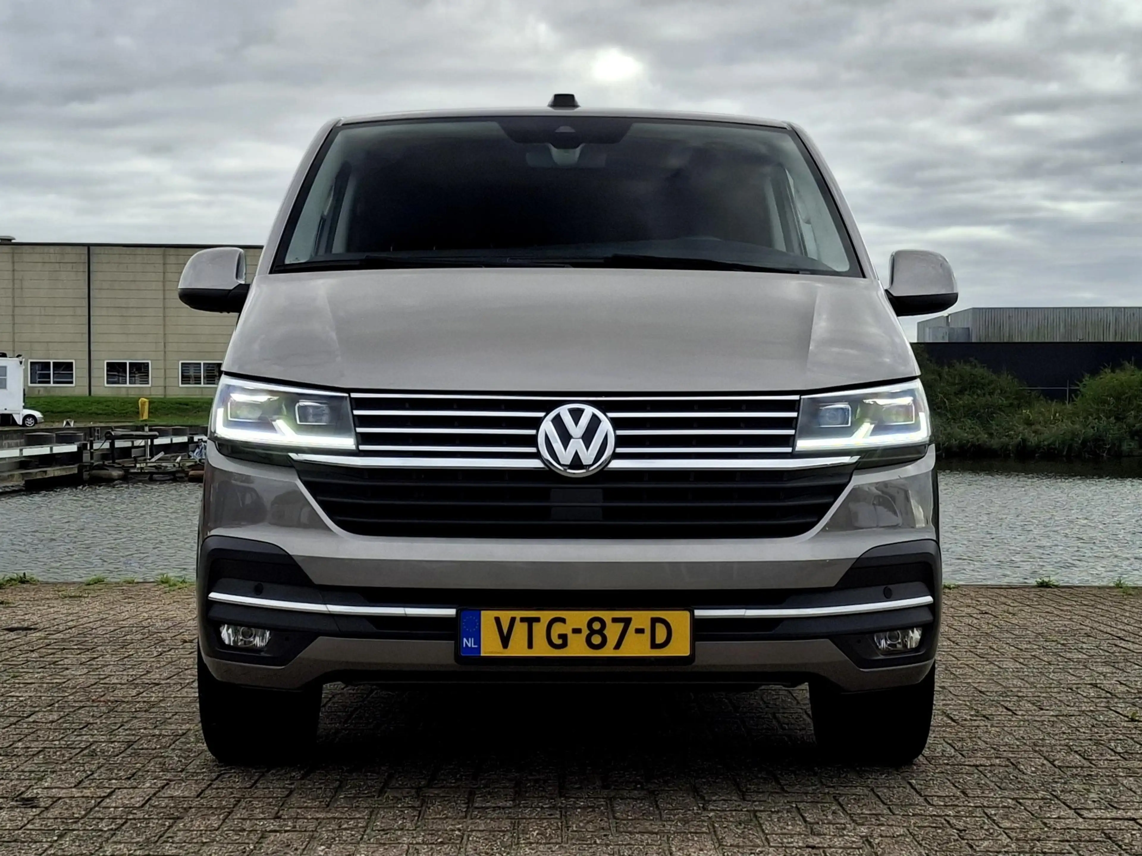 Volkswagen T6.1 Transporter 2.0 TDI L2H1 Bulli | ADAPTIEF | TREKHAAK | LED | L — photo 8