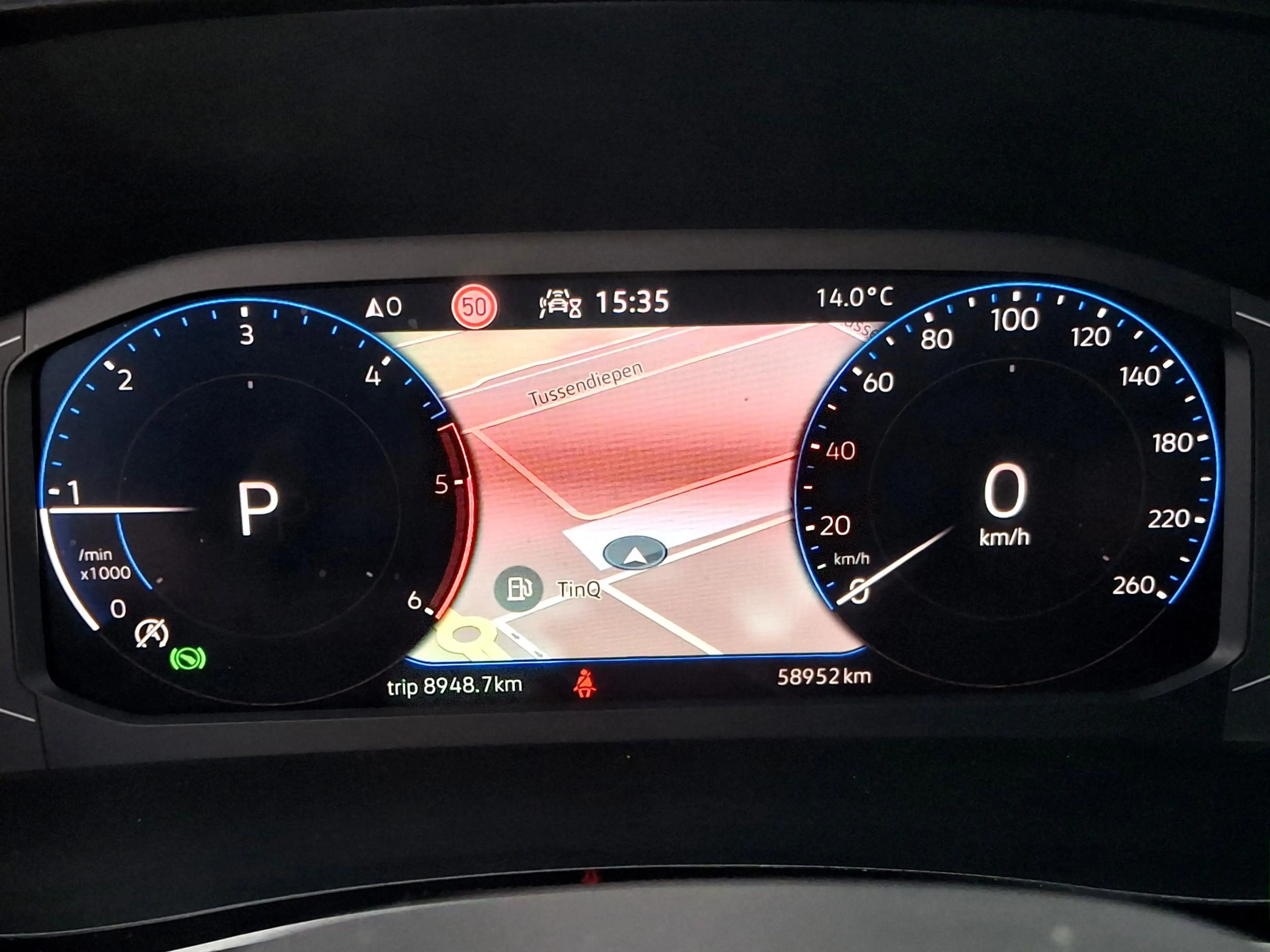 Volkswagen T6.1 Transporter 2.0 TDI L2H1 Bulli | ADAPTIEF | TREKHAAK | LED | L — photo 14