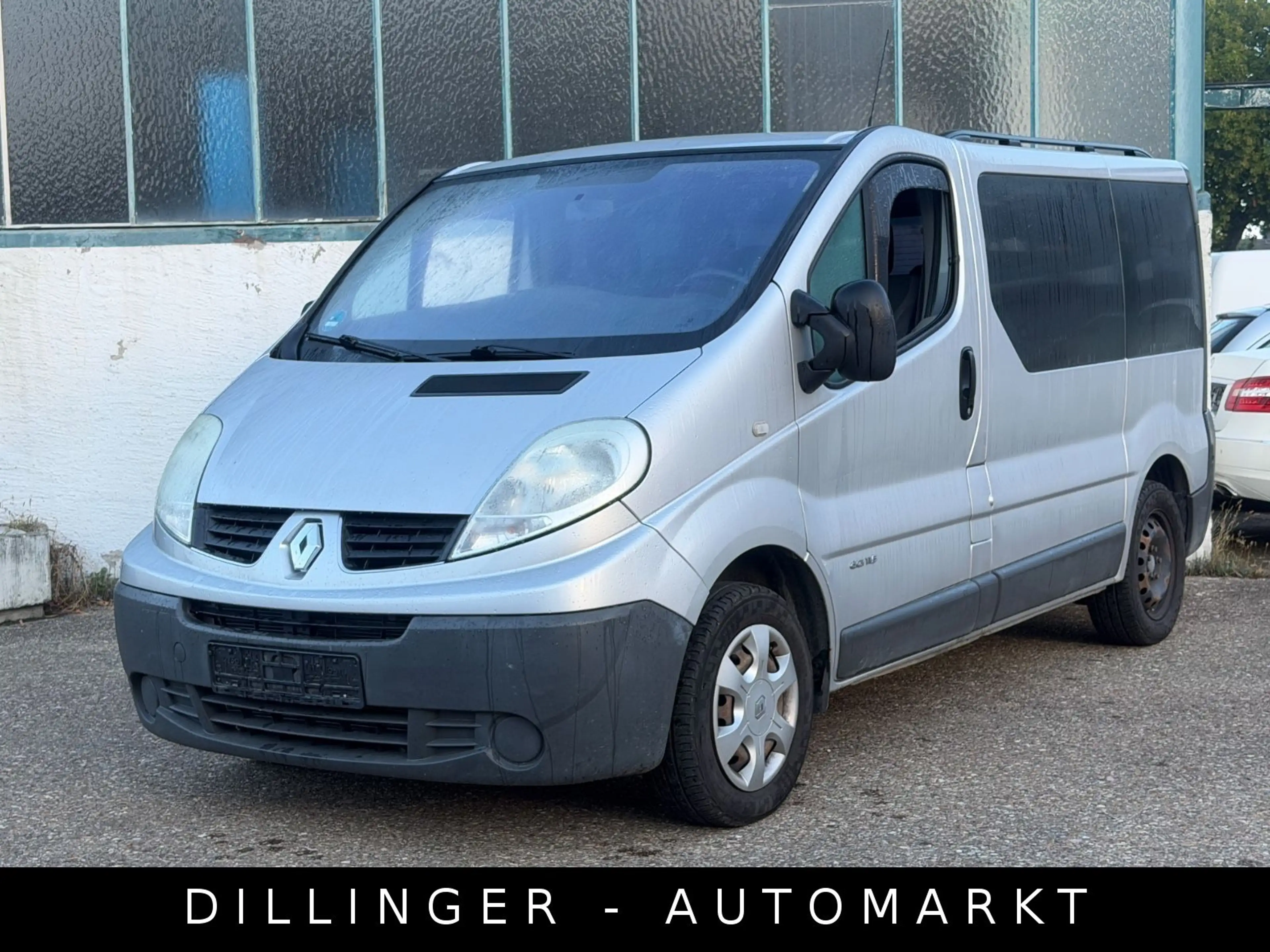 Renault Trafic 2.0 dCi Passenger 9-Sitzer KLIMA AHK Eur5