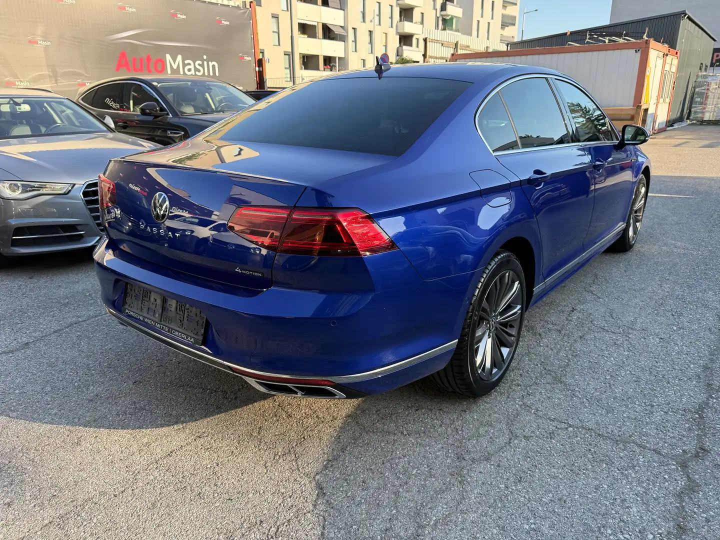 Volkswagen Passat Elegance 2,0 TDI 4Motion DSG //R-Line// Blau - 2