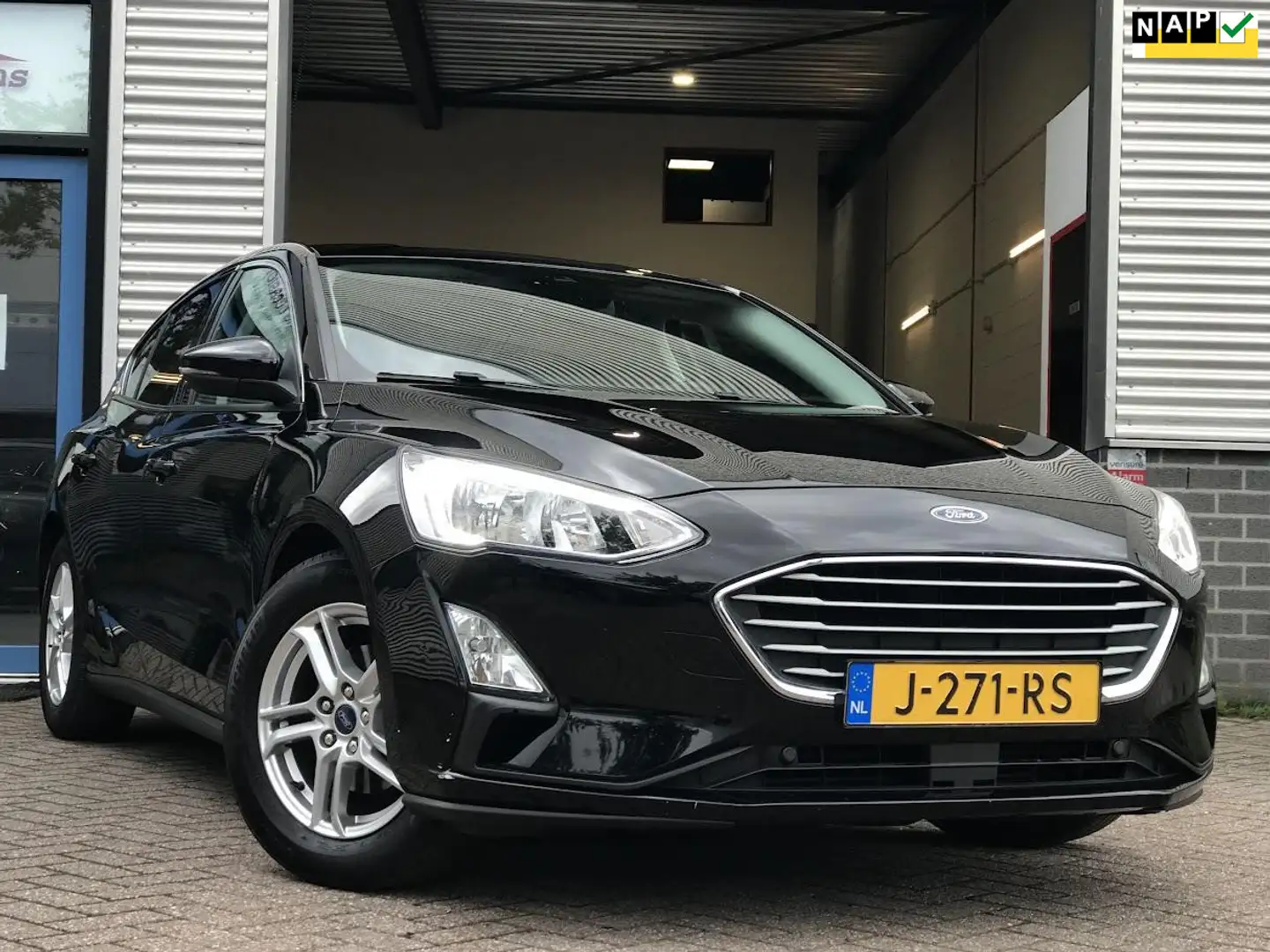 Ford Focus 1.0 EcoBoost ST Line Business |Navi|PDC|Carplay Zwart - 1