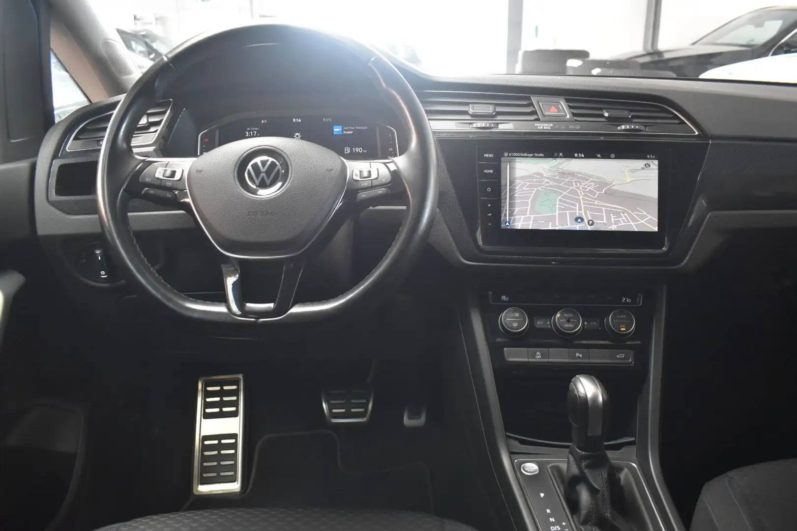 Volkswagen Touran *NAVI*KAMERA*AHK*ASISST*DIGITAL* Сірий - 2