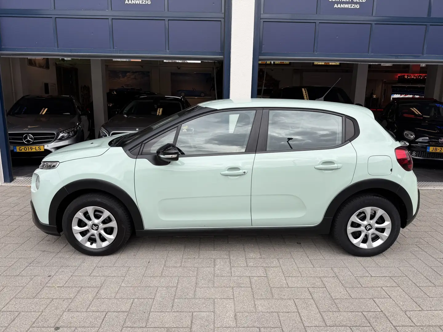 Citroen C3 1.2 PureTech Feel 108 Special AIRCO Vert - 2