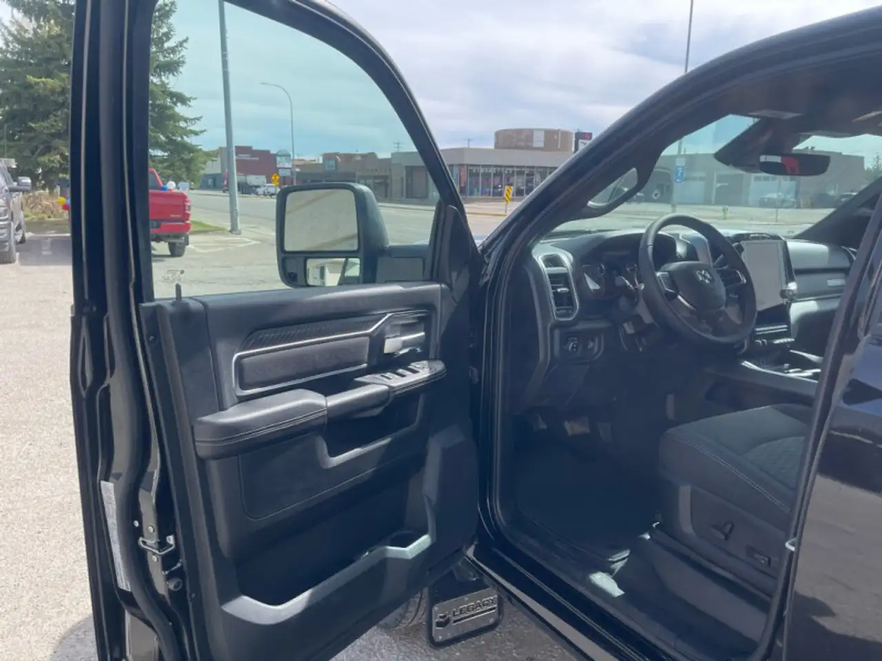 RAM 3500 снимка RAM 3500