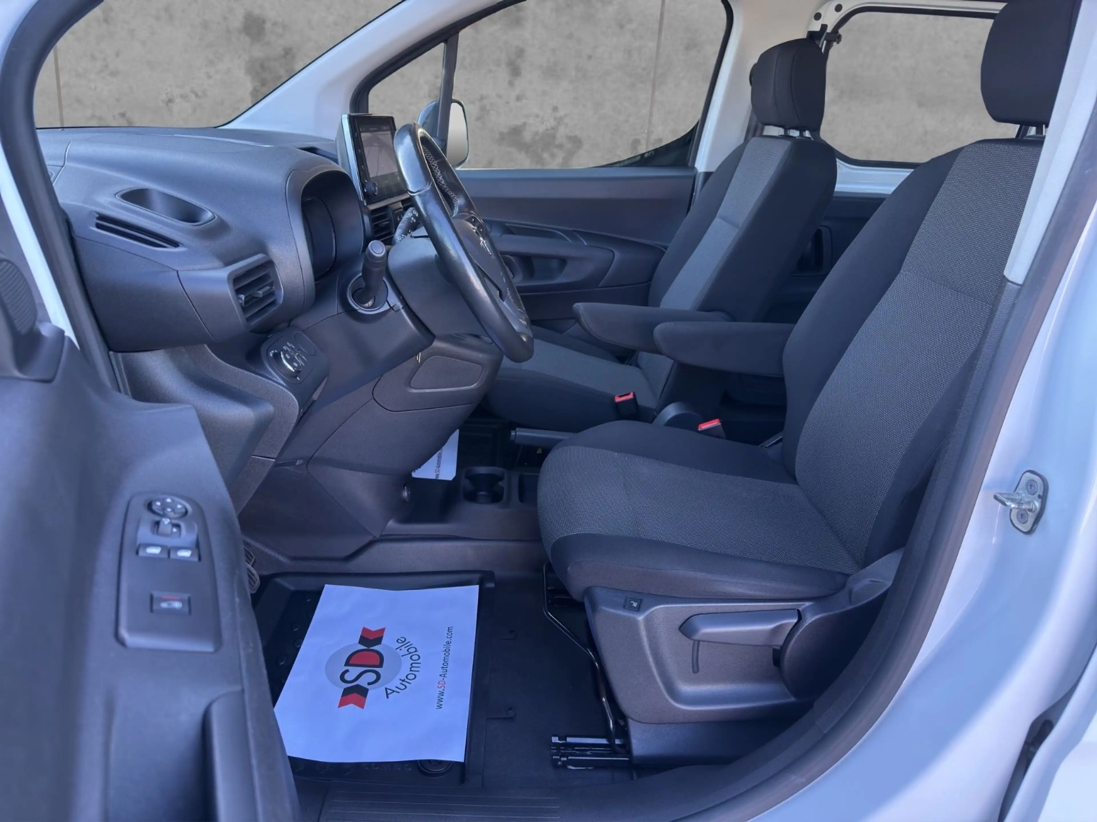 Opel Combo E Cargo XL Doppelkabine LED Navi Edition — photo 13