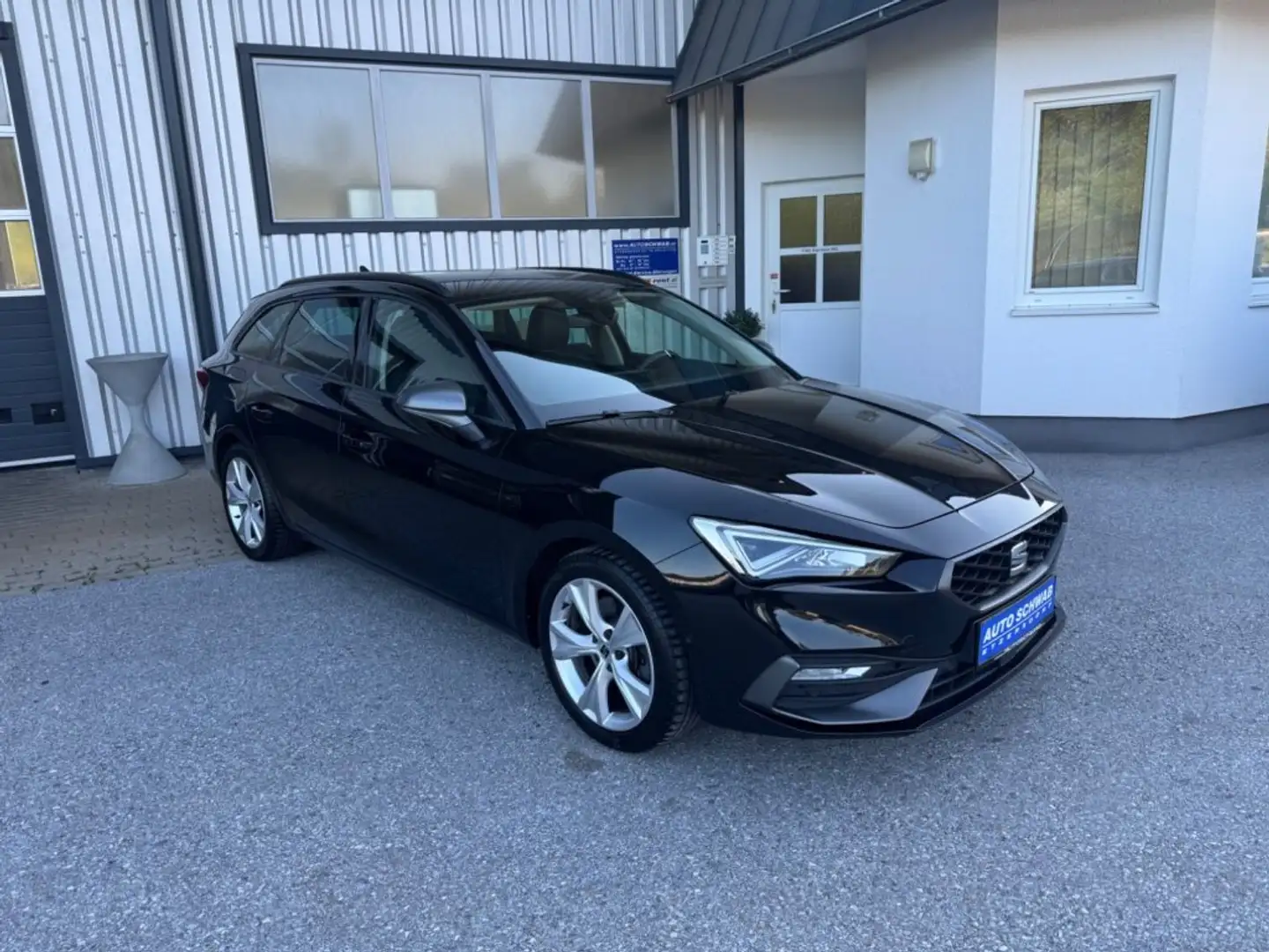 SEAT Leon SP Kombi FR 2.0 TDI DSG 4-Drive *AHV,LED* Schwarz - 1