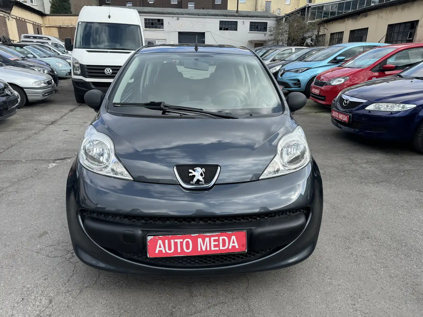 Peugeot 107 Petit Filou**Euro 4*Hebedach*TÜV  april 2027 Grau - 2