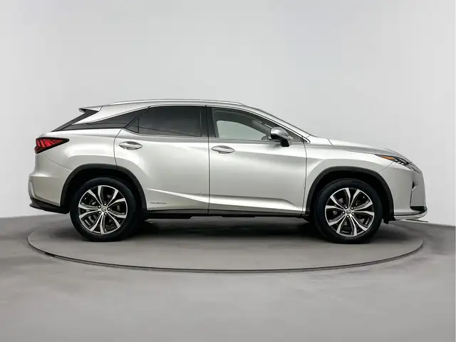 Lexus RX view 5