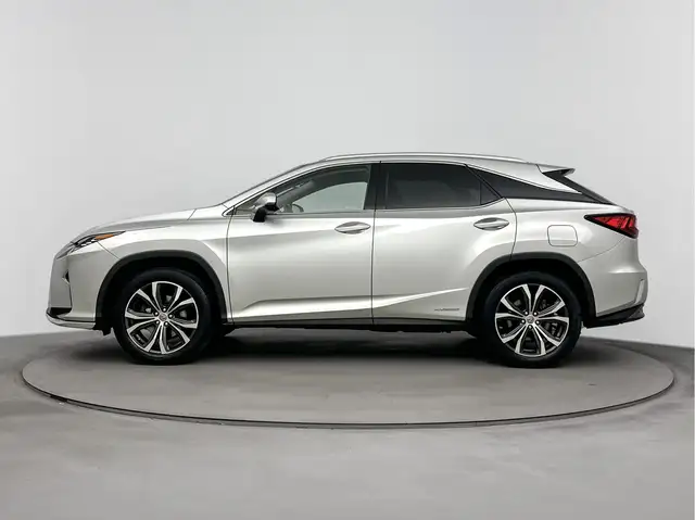 Lexus RX view 3