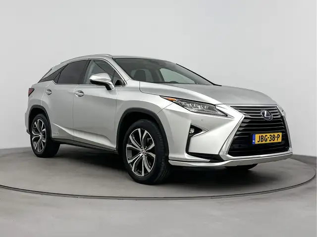 Lexus RX view 6
