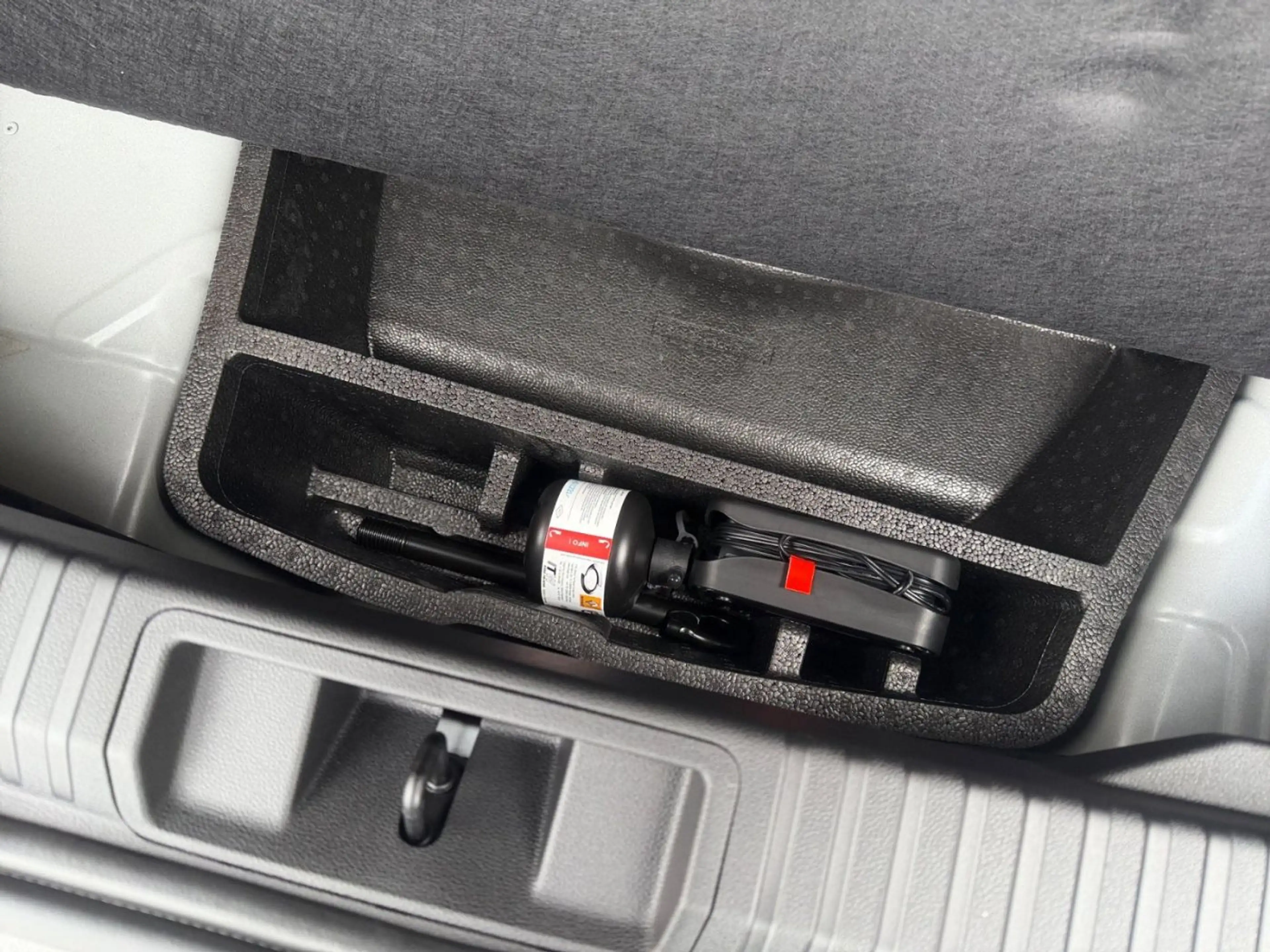 Mitsubishi Grandis Diamant Plus 1.3 Turbo 7DCT Sitzheizung — photo 21
