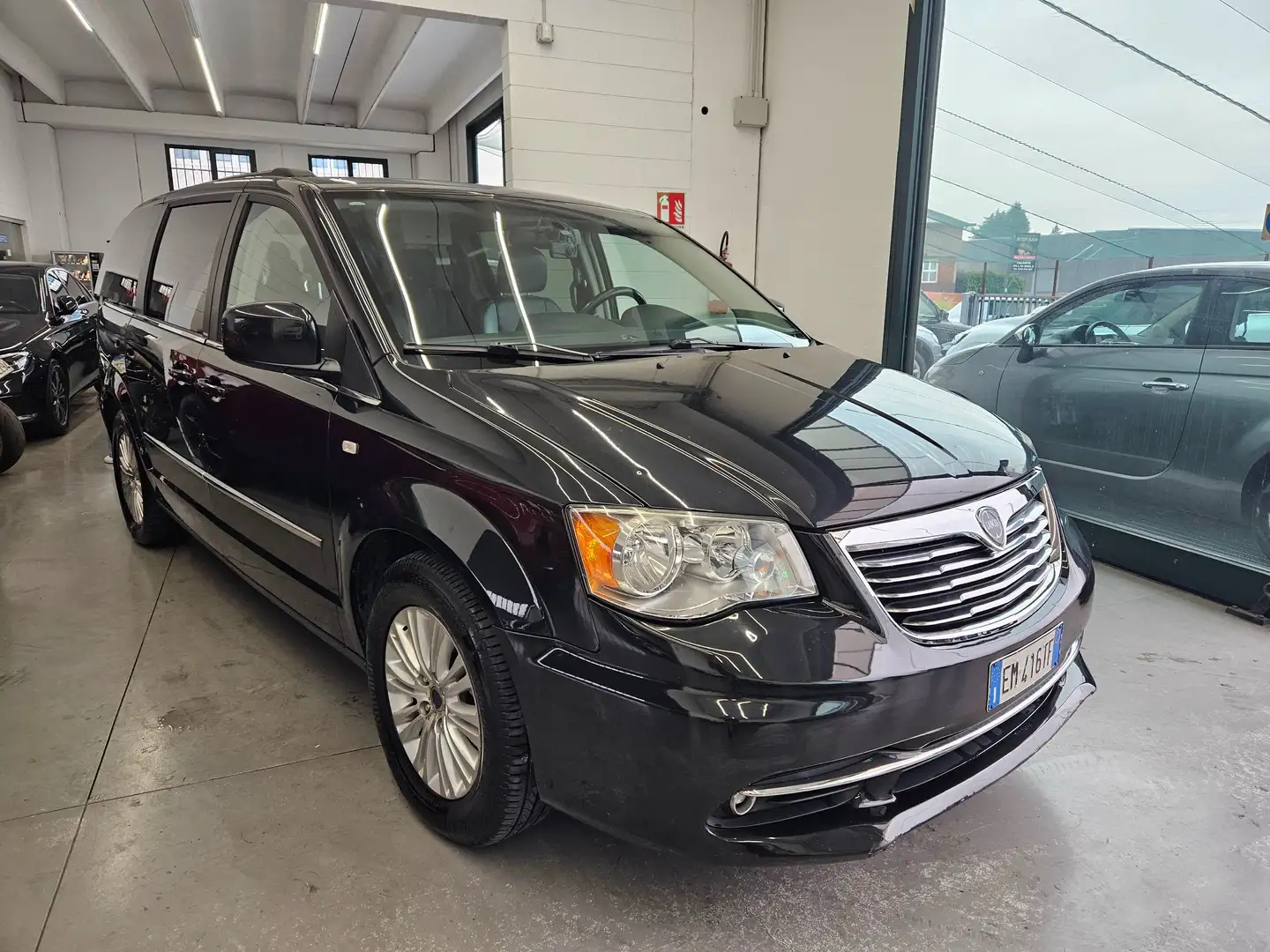 Lancia Voyager Voyager V 2.8L Gold 163cv auto 7PTI Nero - 1