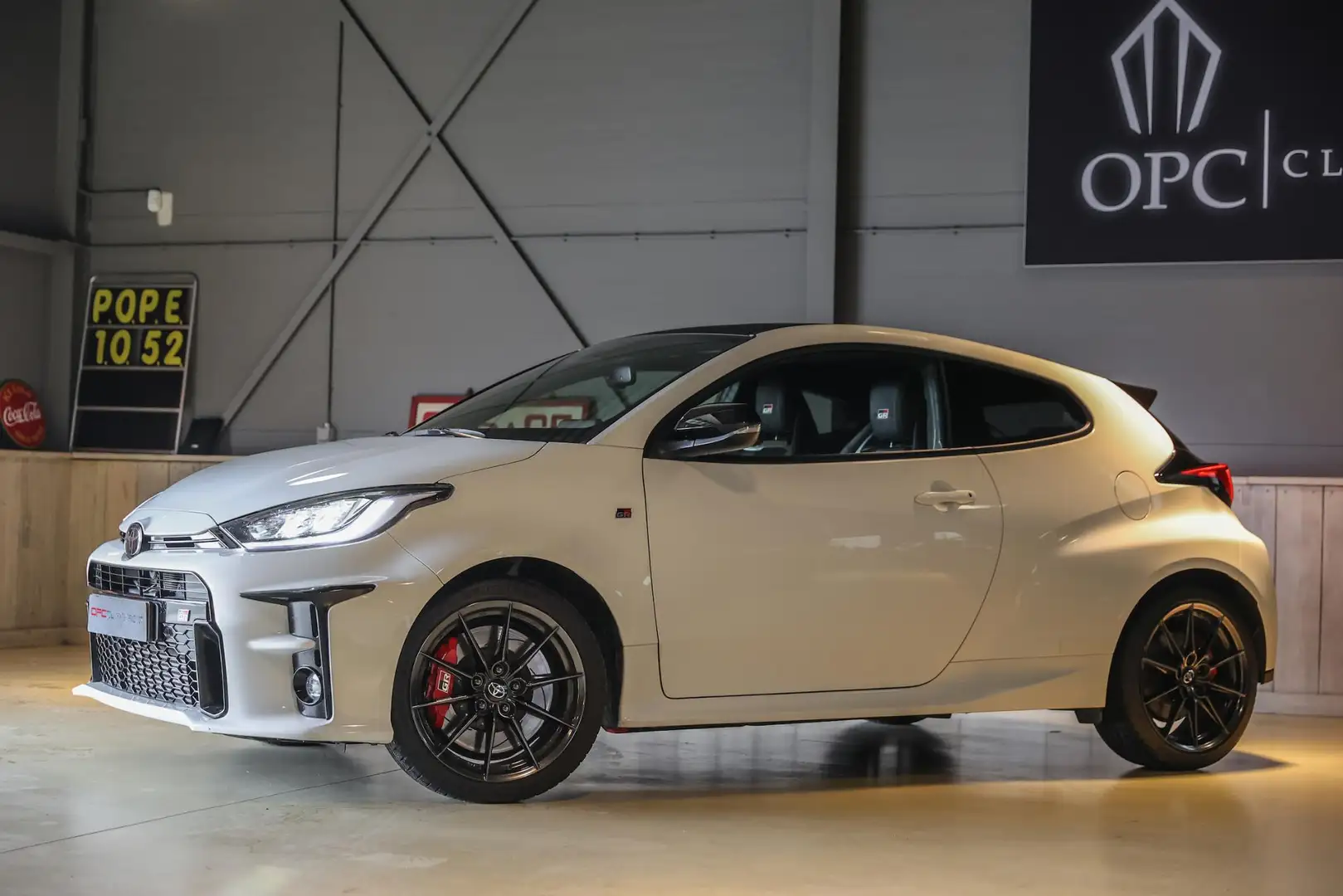 Toyota Yaris 1.6 GR Performance Weiß - 2