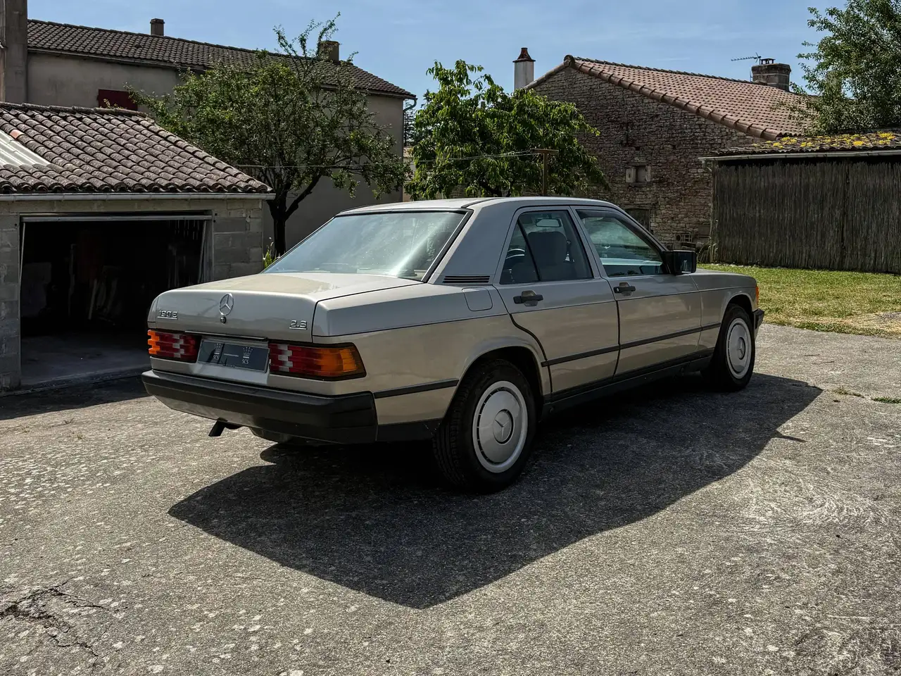 Mercedes-Benz 190 E 2.3 Confort, foto 6