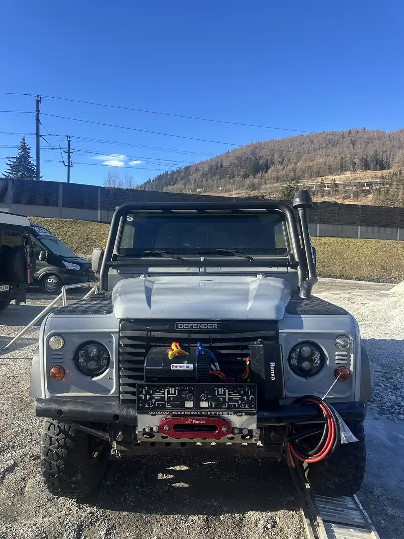 Land Rover Defender 110" Station County TD - 1