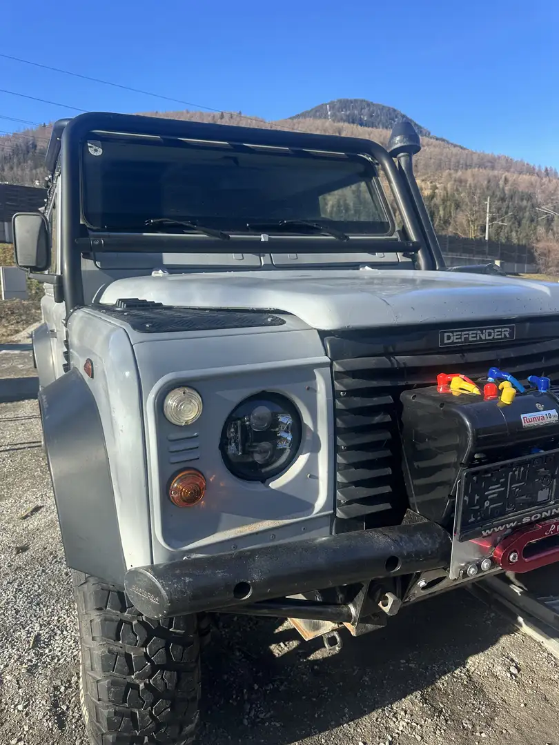 Land Rover Defender 110" Station County TD - 2