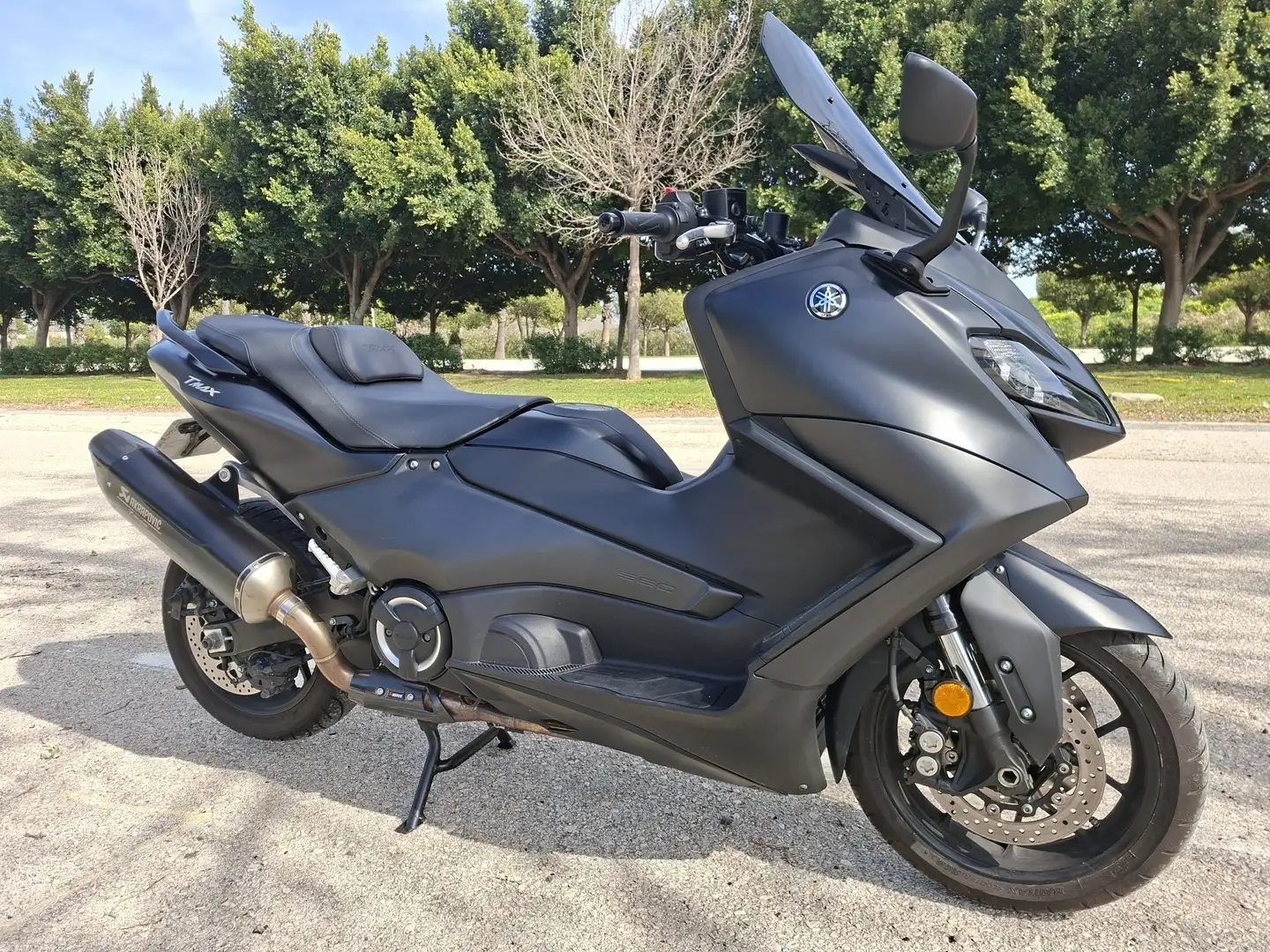 Yamaha TMAX 560 Negro - 1