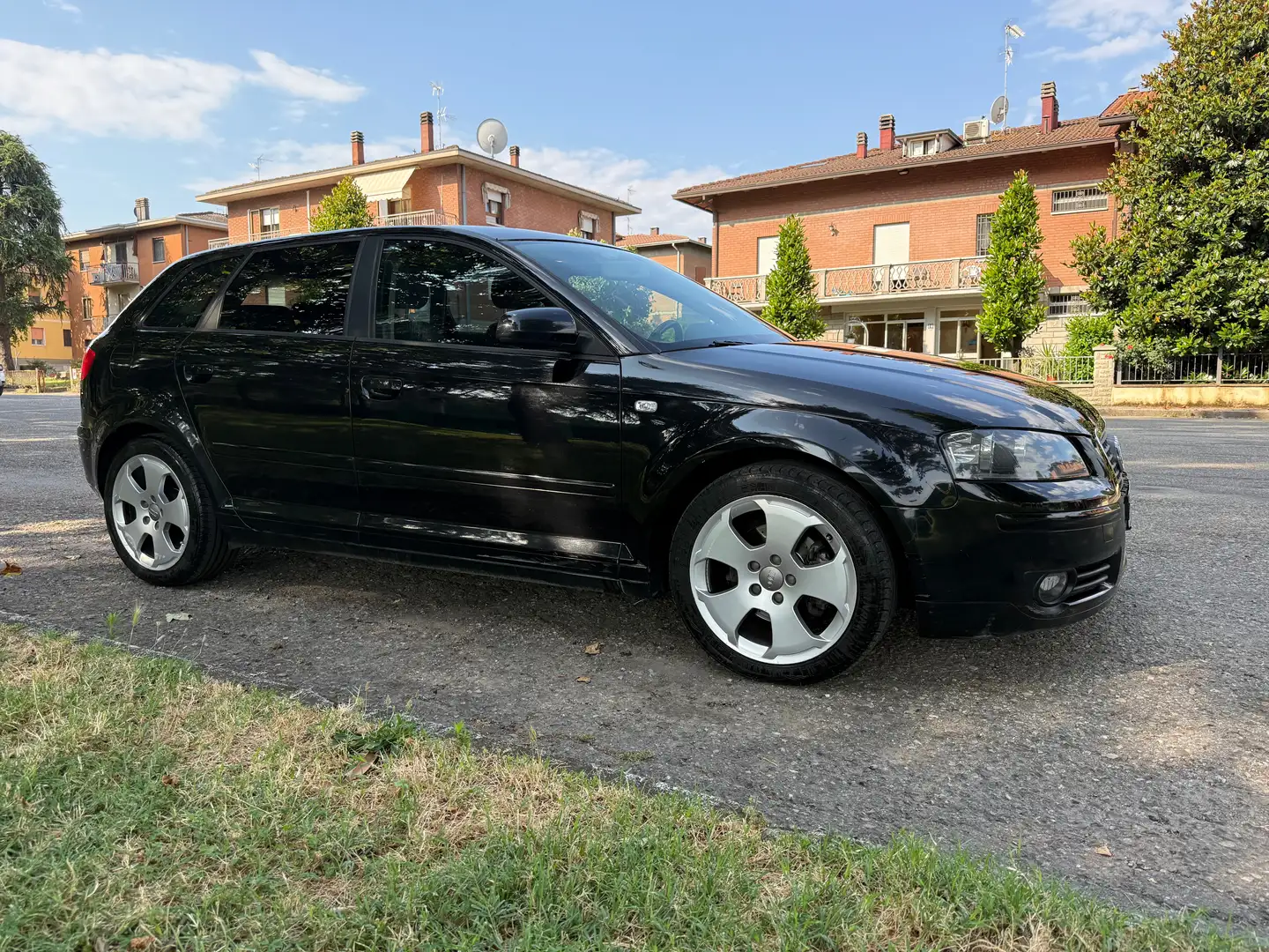 Audi A3 2.0 TDI 140cv cambio Automatico DSG Ambiente Nero - 2