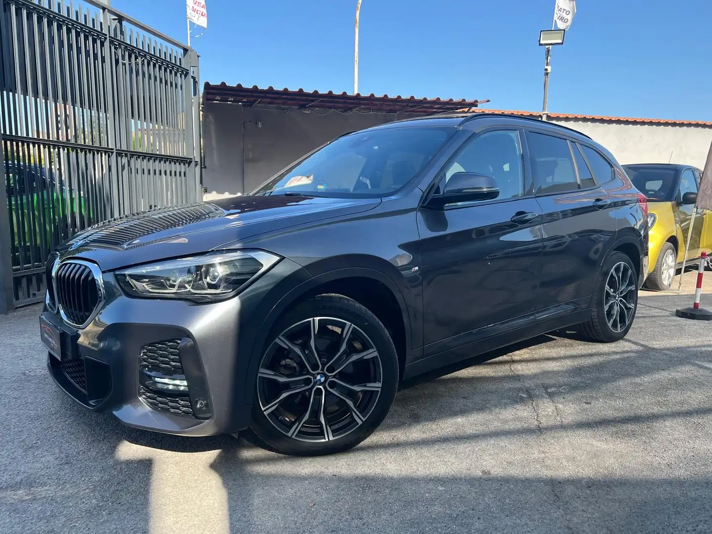 BMW X1 sdrive18d Msport auto Navi/Tetto/Pelle/Kamera Grau - 1