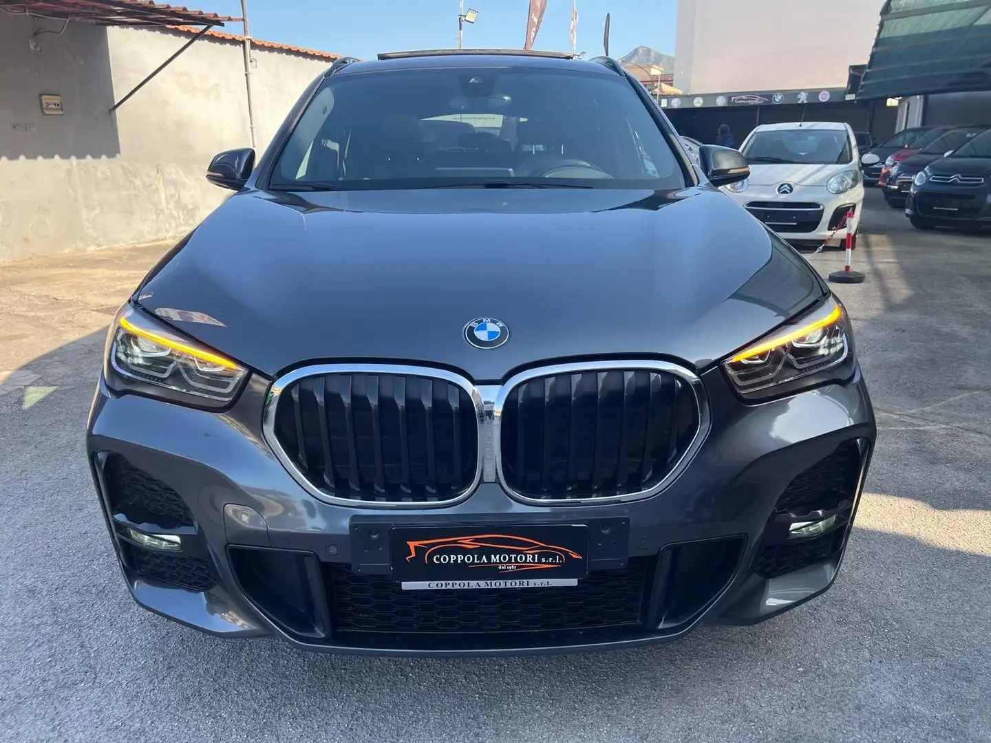 BMW X1 sdrive18d Msport auto Navi/Tetto/Pelle/Kamera Grau - 2