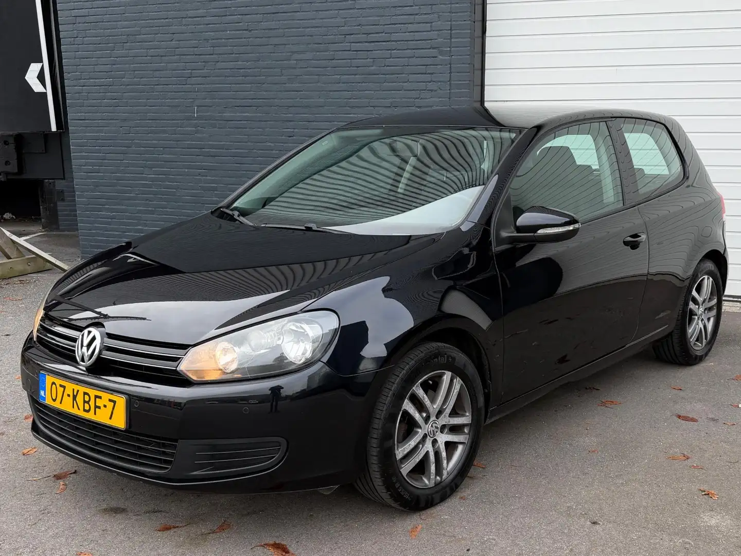 Volkswagen Golf 1.6 Comfortline VOLO-H/CRUISE/CLIMA/LMV/PDC Zwart - 2