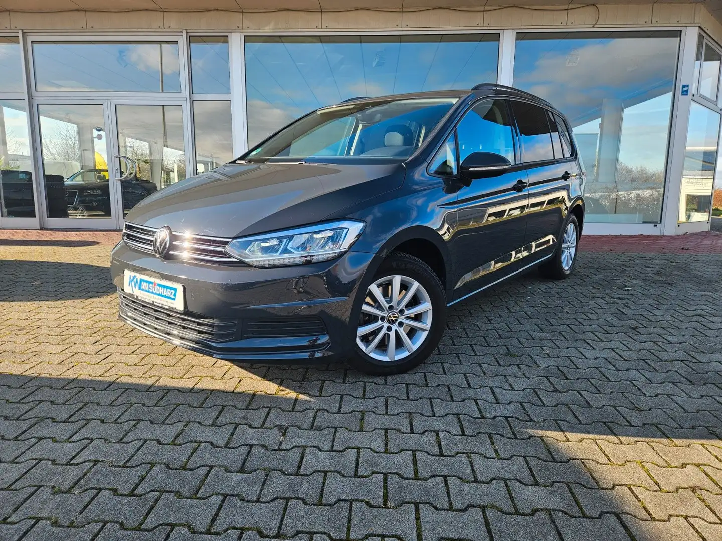 Volkswagen Touran Comfortline DSG AHK Navi LED Grau - 1