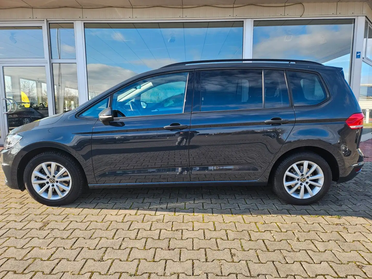 Volkswagen Touran Comfortline DSG AHK Navi LED Grau - 2