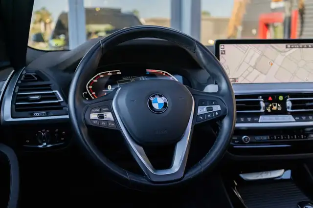 BMW X3 view 9