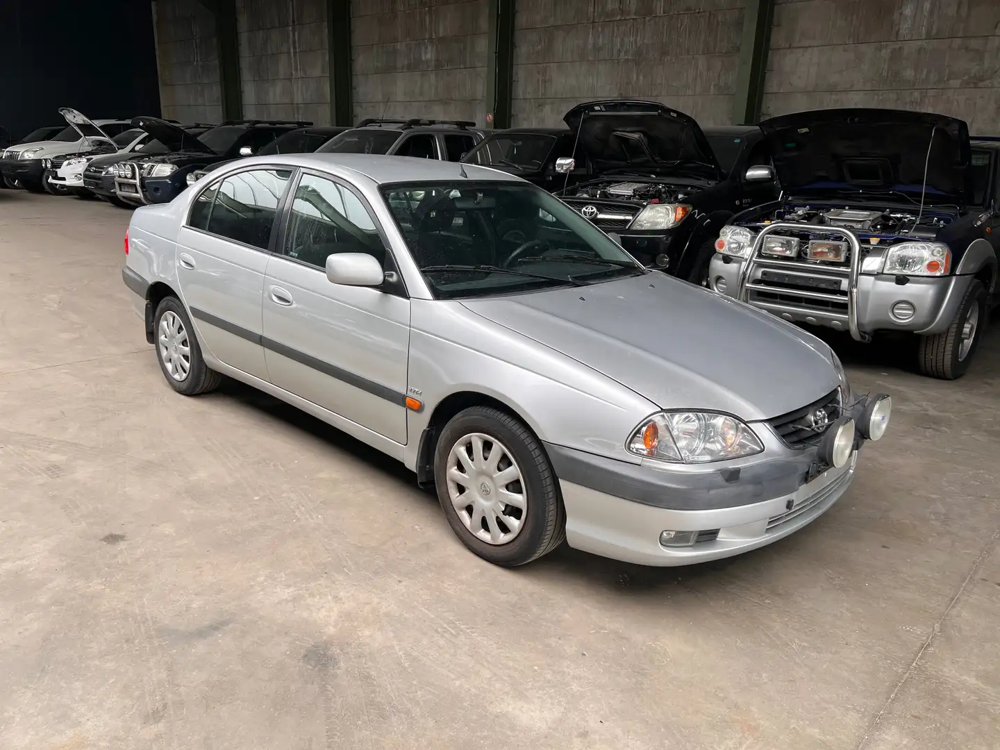 Toyota Avensis 1.8i VVT-i 16v Linea Sol Silver - 1