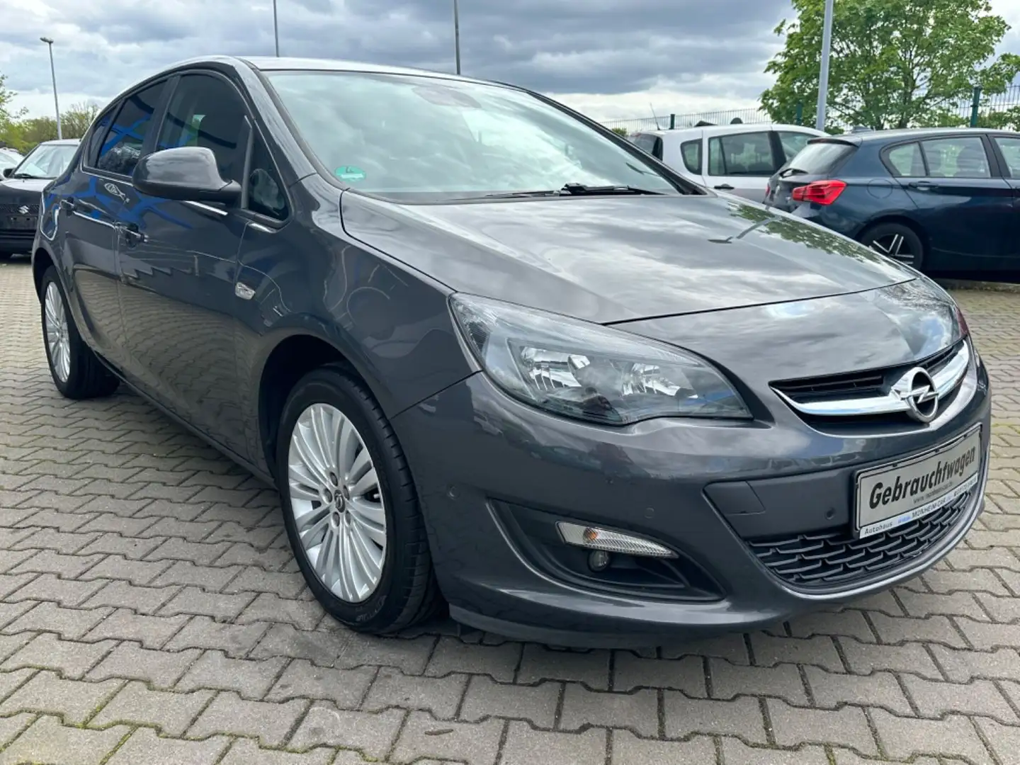 Opel Astra J Lim. 5-trg. Style Gris - 2