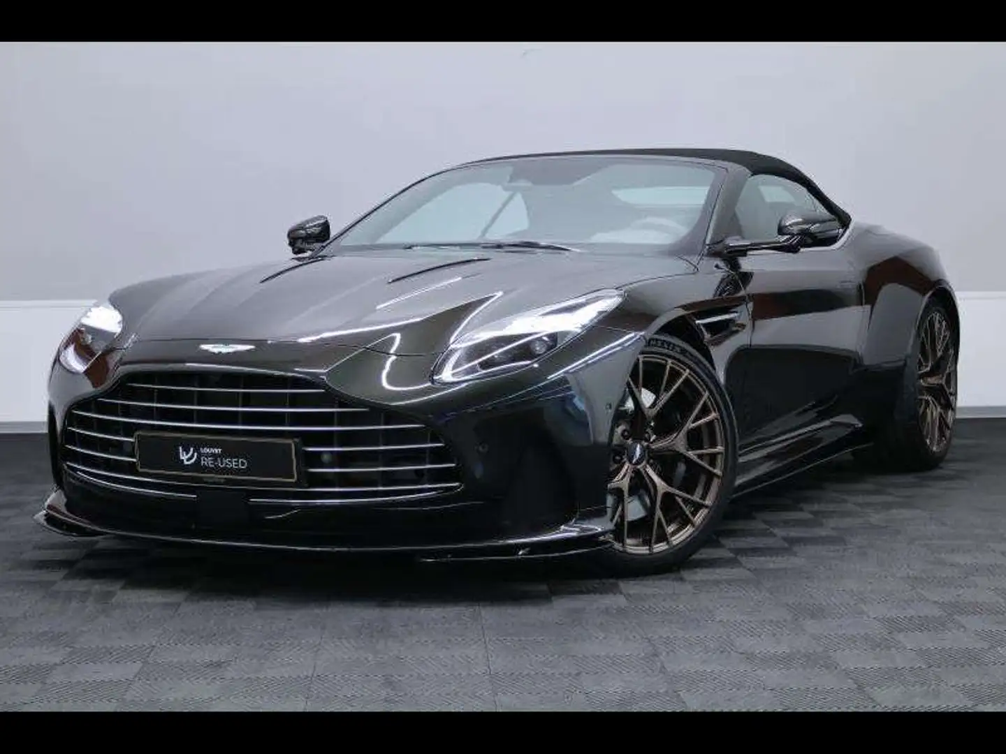 Aston Martin DB12 V8 VOLANTE Groen - 1