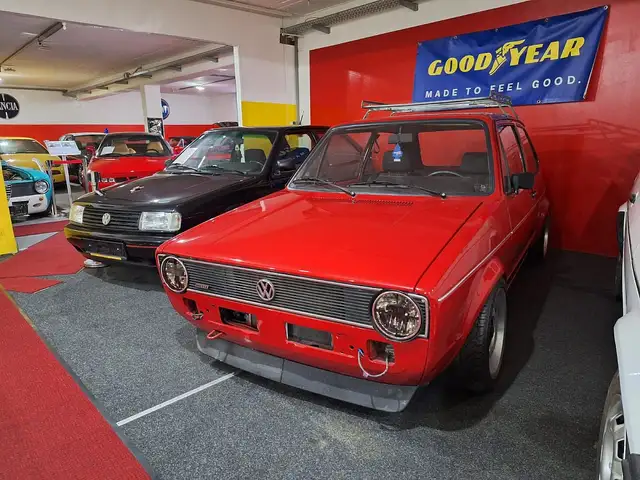 Volkswagen Golf view 2