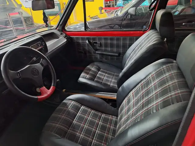 Volkswagen Golf view 9