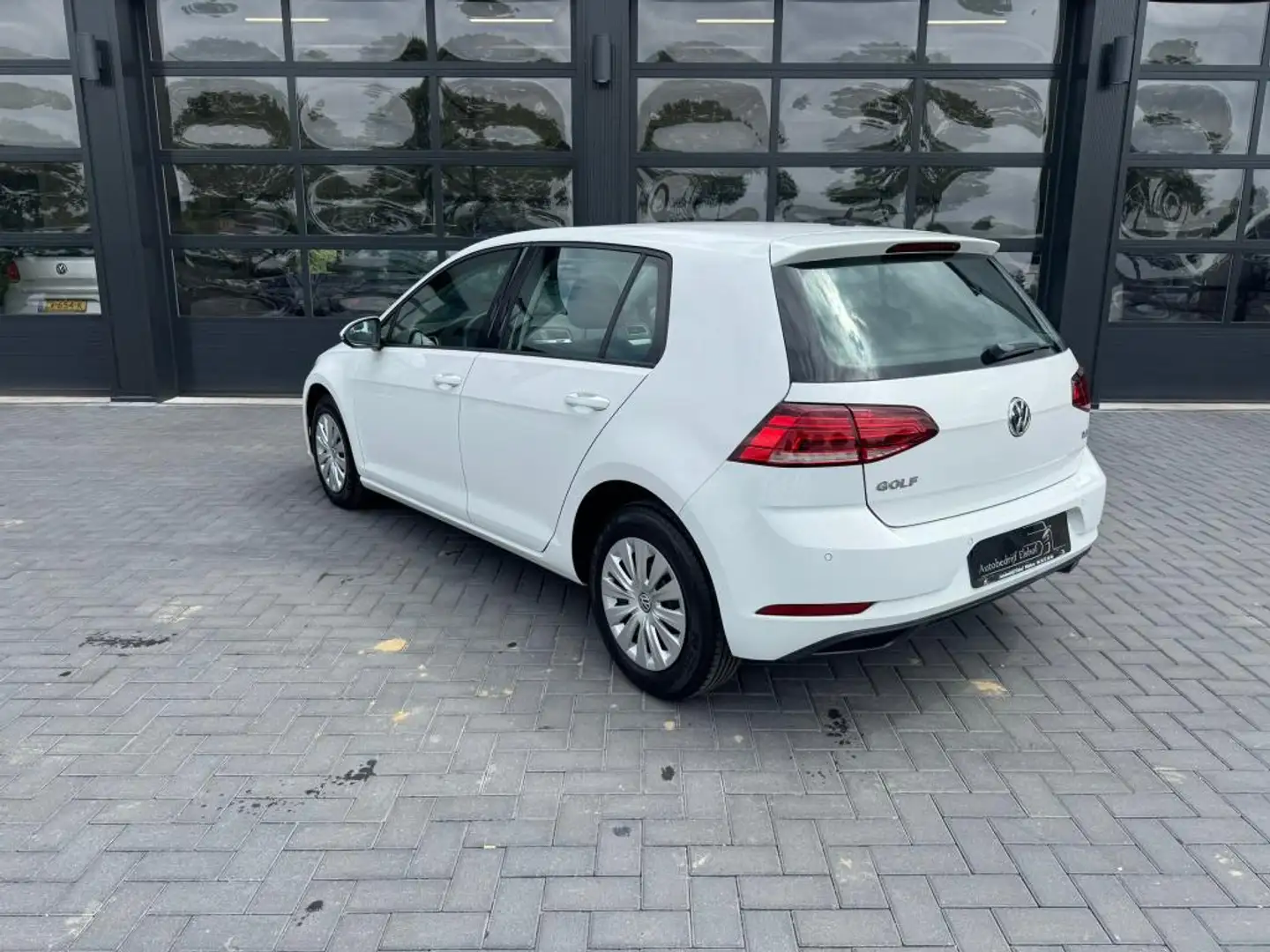 Volkswagen Golf 1.0 TSI PDC / Cruise Bílá - 2