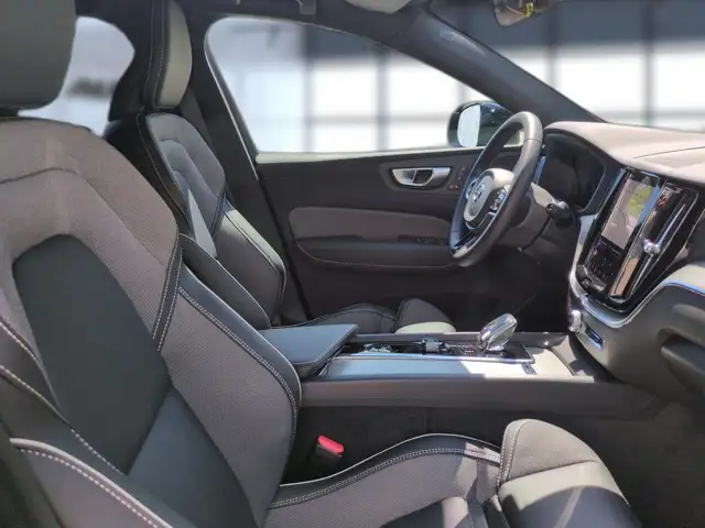Volvo XC60 view 22