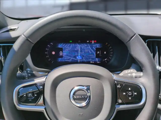 Volvo XC60 view 15