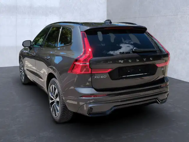 Volvo XC60 view 5