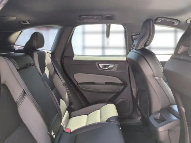 Volvo XC60 view 21