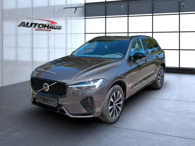 Volvo XC60 view 3