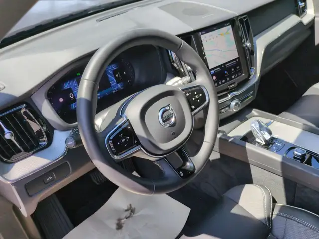 Volvo XC60 view 14